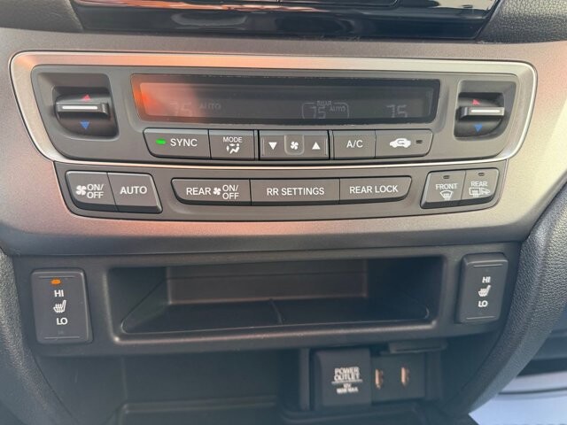 2018 Honda Pilot in Knoxville, TN 37920 - 18089336 25