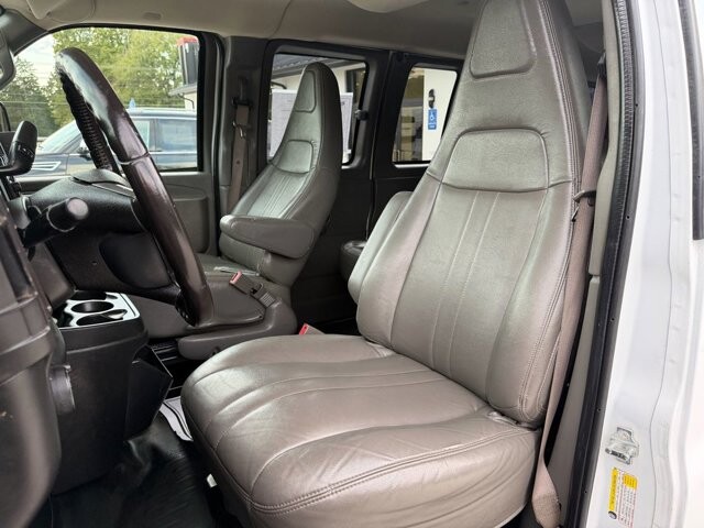 2019 Chevrolet Express 3500 in Knoxville, TN 37920 - 18089337 9