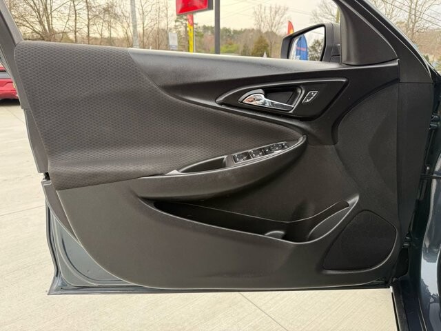 2019 Chevrolet Malibu in Knoxville, TN 37920 - 18089340 25