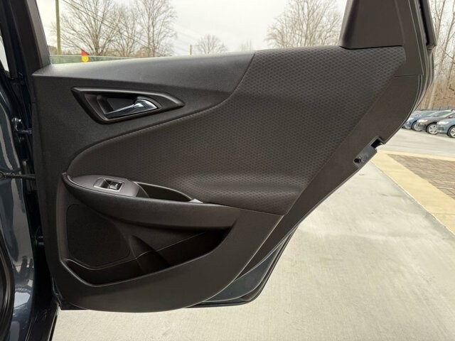 2019 Chevrolet Malibu in Knoxville, TN 37920 - 18089340 28