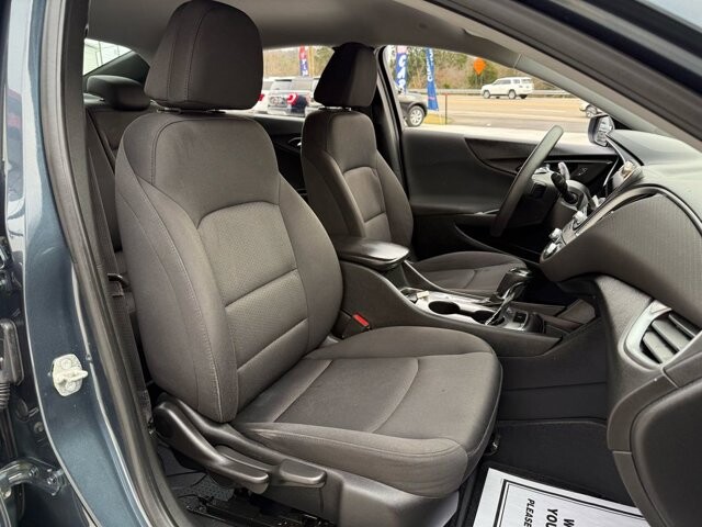 2019 Chevrolet Malibu in Knoxville, TN 37920 - 18089340 13