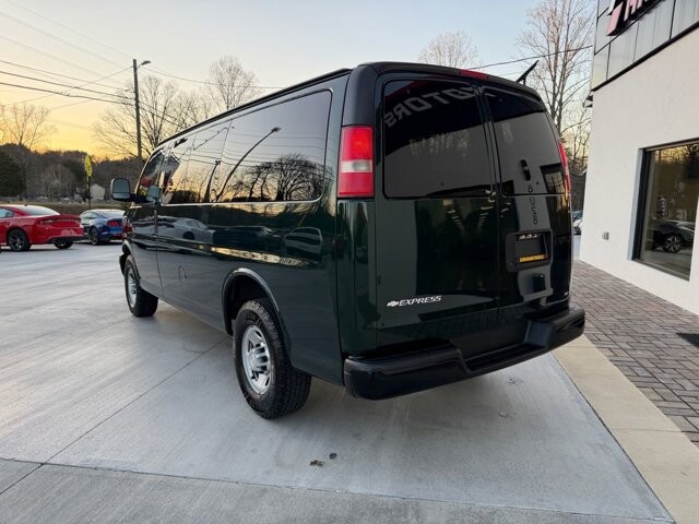 2015 Chevrolet Express 2500 in Knoxville, TN 37920 - 18089341 4