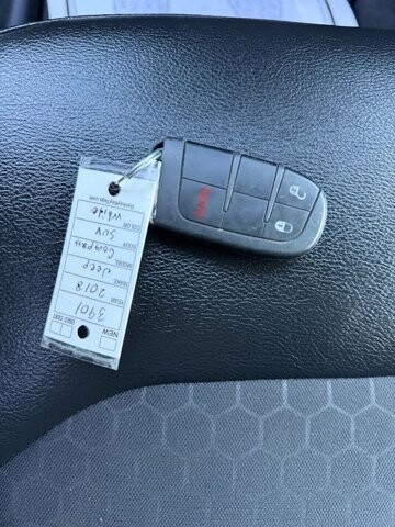 2018 Jeep Compass in Knoxville, TN 37920 - 18089344 31