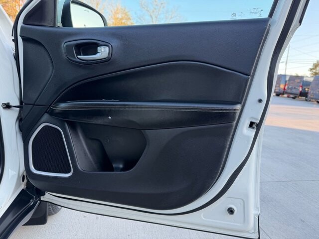 2018 Jeep Compass in Knoxville, TN 37920 - 18089344 8