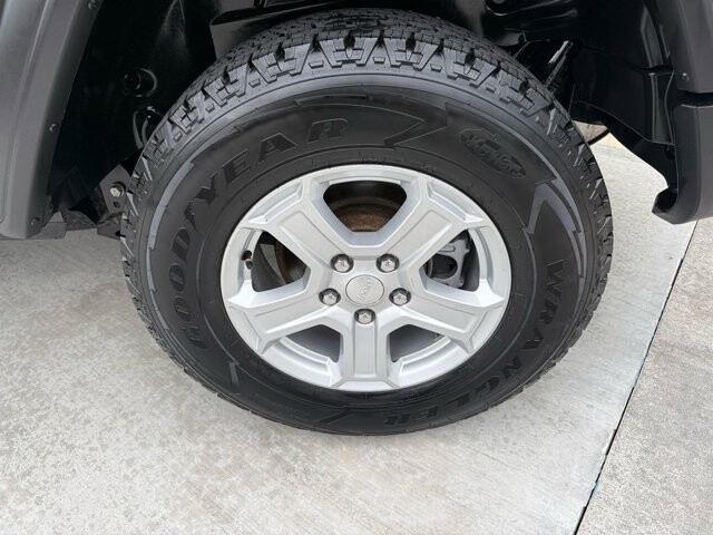 2021 Jeep Wrangler in Knoxville, TN 37920 - 18089350 28