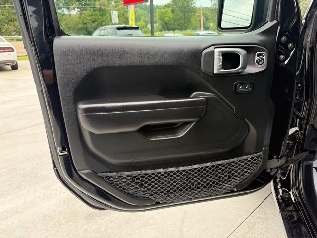 2021 Jeep Wrangler in Knoxville, TN 37920 - 18089350 6