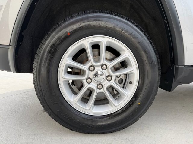 2018 Jeep Grand Cherokee in Knoxville, TN 37920 - 18089352 26