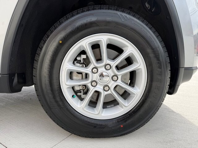 2018 Jeep Grand Cherokee in Knoxville, TN 37920 - 18089352 27