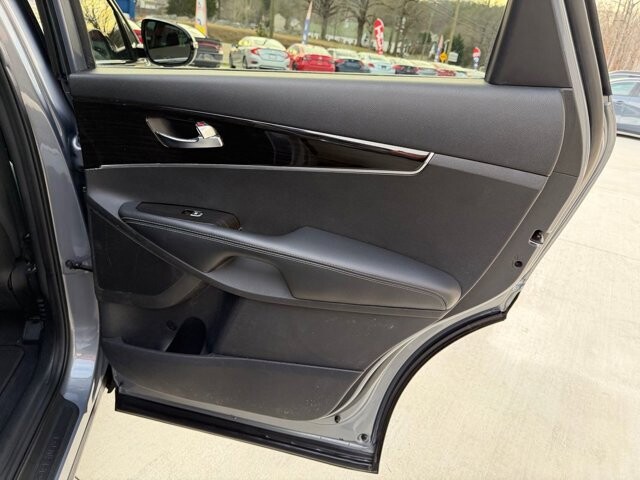 2020 Kia Sorento in Knoxville, TN 37920 - 18089353 10