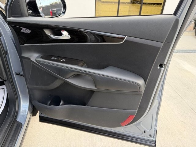 2020 Kia Sorento in Knoxville, TN 37920 - 18089353 11