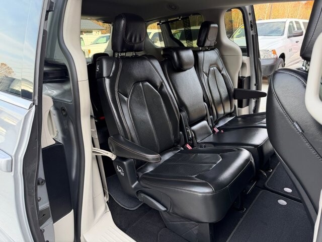 2020 Chrysler Pacifica in Knoxville, TN 37920 - 18089355 20