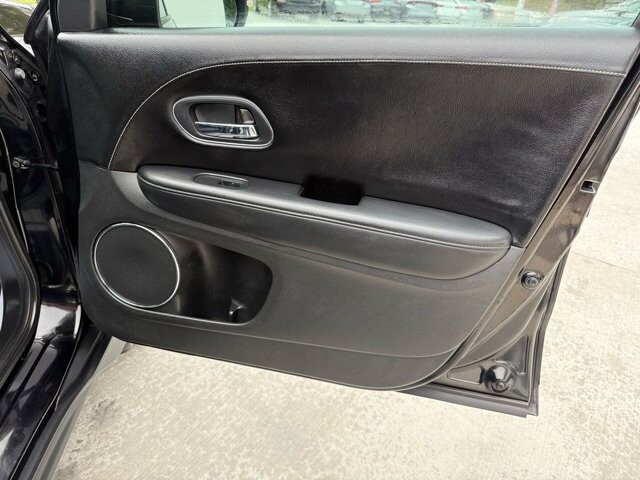 2016 Honda HR-V in Knoxville, TN 37920 - 18089363 10