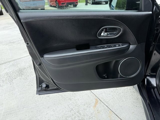 2016 Honda HR-V in Knoxville, TN 37920 - 18089363 6