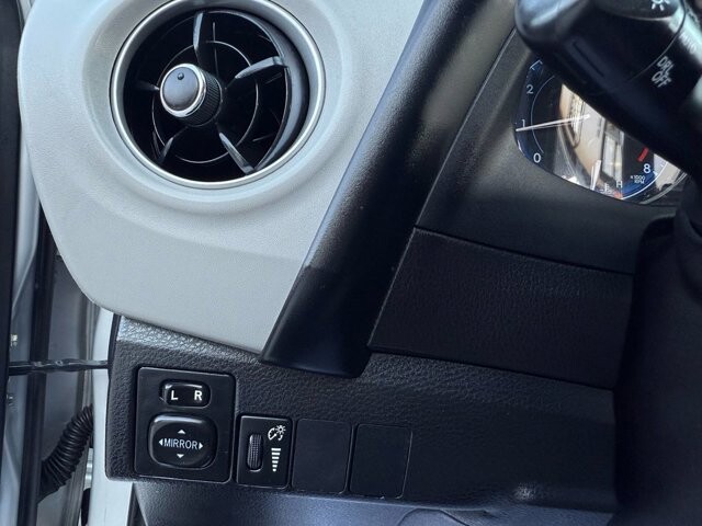 2018 Toyota Corolla in Knoxville, TN 37920 - 18089367 22