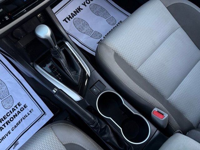 2018 Toyota Corolla in Knoxville, TN 37920 - 18089367 21