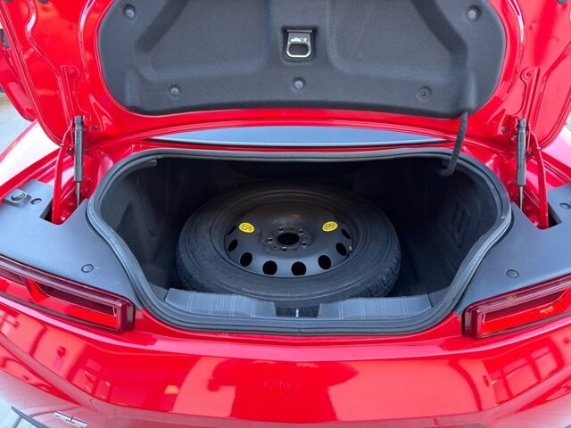 2018 Chevrolet Camaro in Knoxville, TN 37920 - 18089370 7