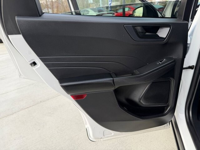 2022 Ford Escape in Knoxville, TN 37920 - 18089372 7