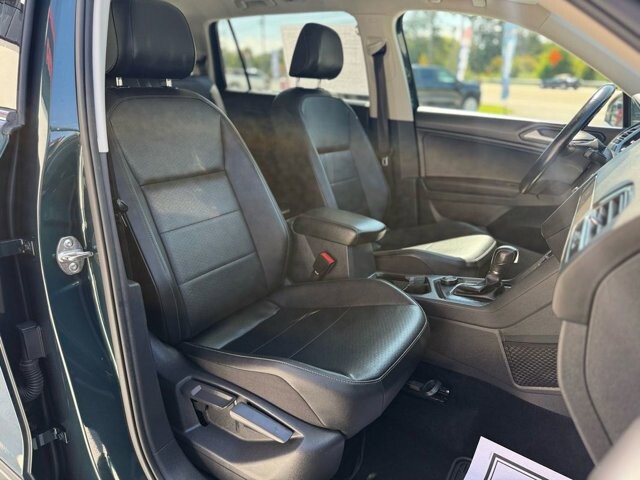 2019 Volkswagen Tiguan in Knoxville, TN 37920 - 18089376 17