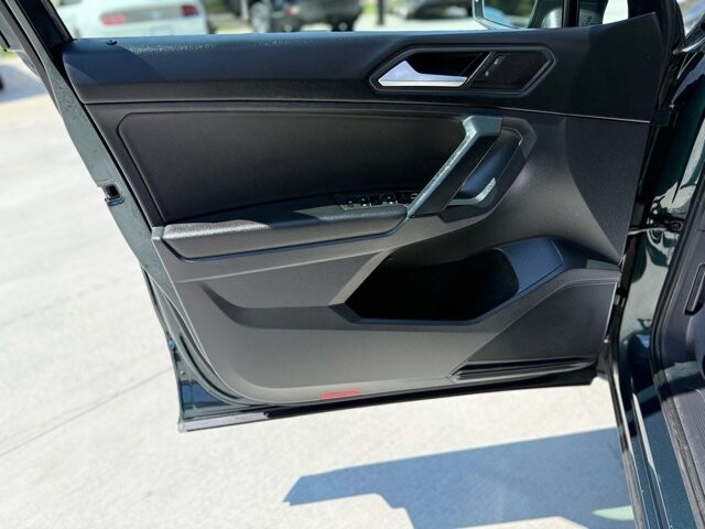 2019 Volkswagen Tiguan in Knoxville, TN 37920 - 18089376 6