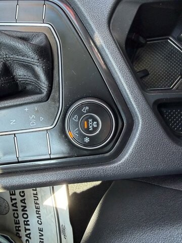 2019 Volkswagen Tiguan in Knoxville, TN 37920 - 18089376 26