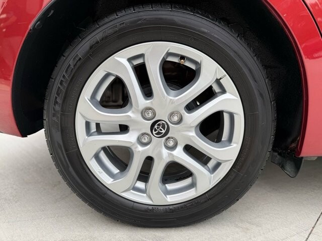 2018 Toyota Yaris in Knoxville, TN 37920 - 18089382 32