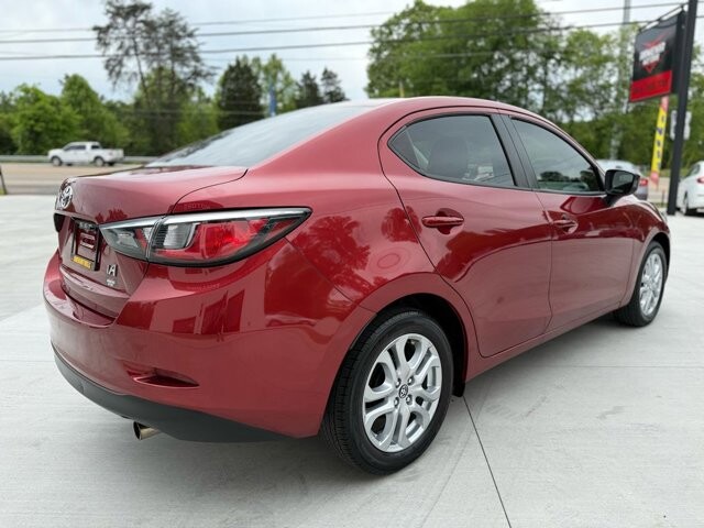 2018 Toyota Yaris in Knoxville, TN 37920 - 18089382 5
