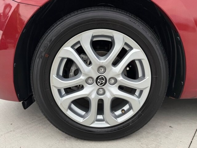 2018 Toyota Yaris in Knoxville, TN 37920 - 18089382 30