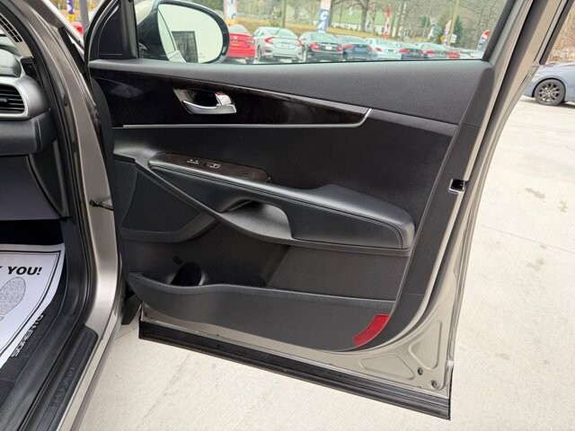 2018 Kia Sorento in Knoxville, TN 37920 - 18089385 10