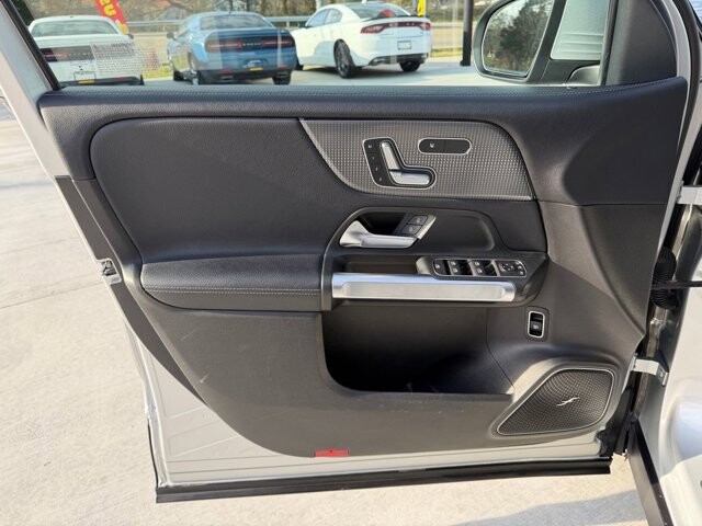 2020 Mercedes-Benz GLB 250 in Knoxville, TN 37920 - 18089389 6