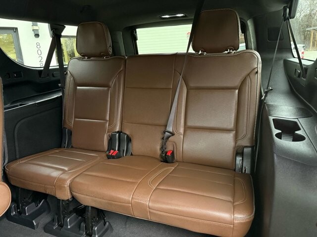 2022 Chevrolet Suburban in Knoxville, TN 37920 - 18089392 13