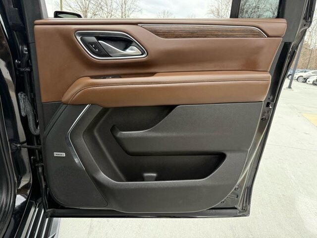 2022 Chevrolet Suburban in Knoxville, TN 37920 - 18089392 32