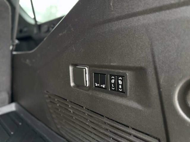 2022 Chevrolet Suburban in Knoxville, TN 37920 - 18089392 34