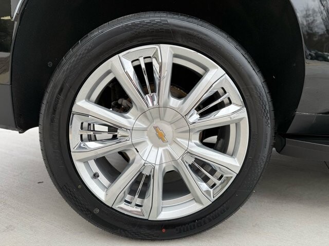 2022 Chevrolet Suburban in Knoxville, TN 37920 - 18089392 37