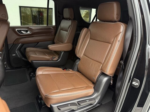 2022 Chevrolet Suburban in Knoxville, TN 37920 - 18089392 12