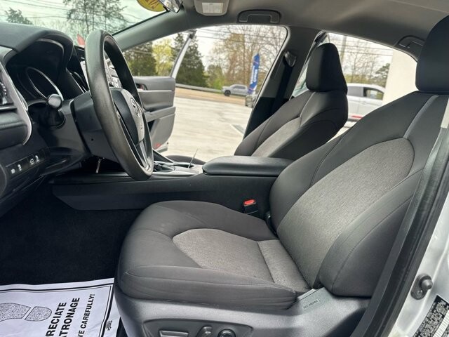 2021 Toyota Camry in Knoxville, TN 37920 - 18089395 10
