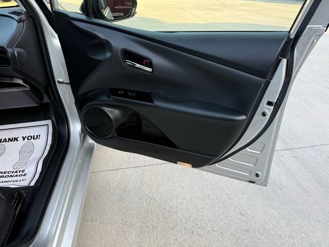 2019 Toyota Prius in Knoxville, TN 37920 - 18089396 10
