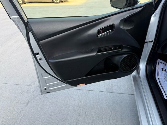 2019 Toyota Prius in Knoxville, TN 37920 - 18089396 6