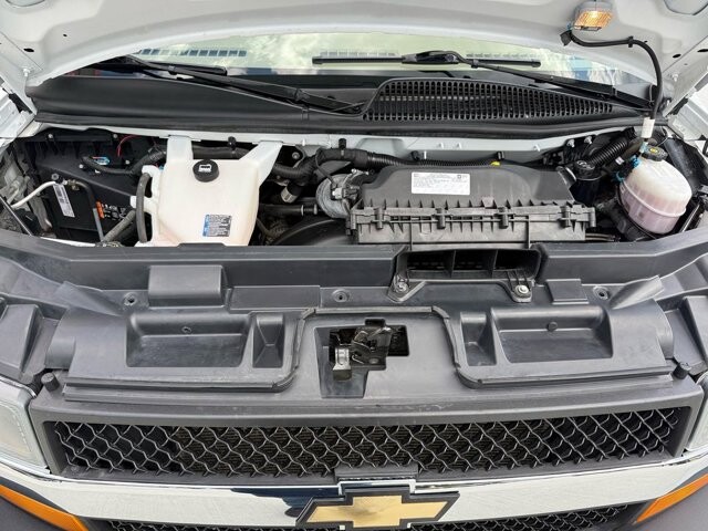 2021 Chevrolet Express 3500 in Knoxville, TN 37920 - 18089397 32