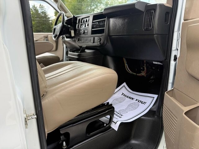 2021 Chevrolet Express 3500 in Knoxville, TN 37920 - 18089397 21
