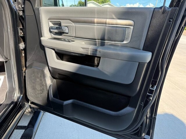 2014 RAM 1500 in Knoxville, TN 37920 - 18089400 10