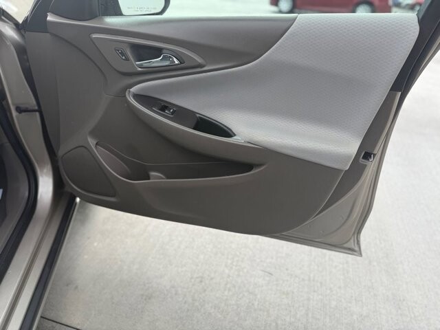 2022 Chevrolet Malibu in Knoxville, TN 37920 - 18089401 8