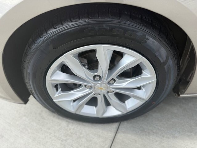 2022 Chevrolet Malibu in Knoxville, TN 37920 - 18089401 25