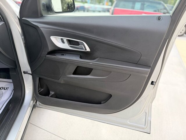 2015 Chevrolet Equinox in Knoxville, TN 37920 - 18089412 10