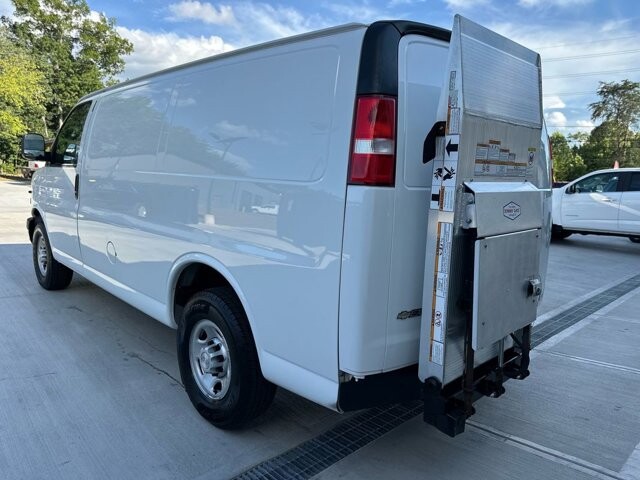 2019 Chevrolet Express 3500 in Knoxville, TN 37920 - 18089414 3