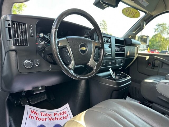 2019 Chevrolet Express 3500 in Knoxville, TN 37920 - 18089414 10