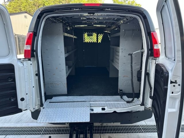 2019 Chevrolet Express 3500 in Knoxville, TN 37920 - 18089414 7