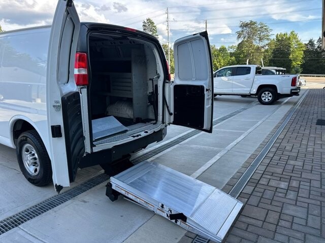 2019 Chevrolet Express 3500 in Knoxville, TN 37920 - 18089414 5