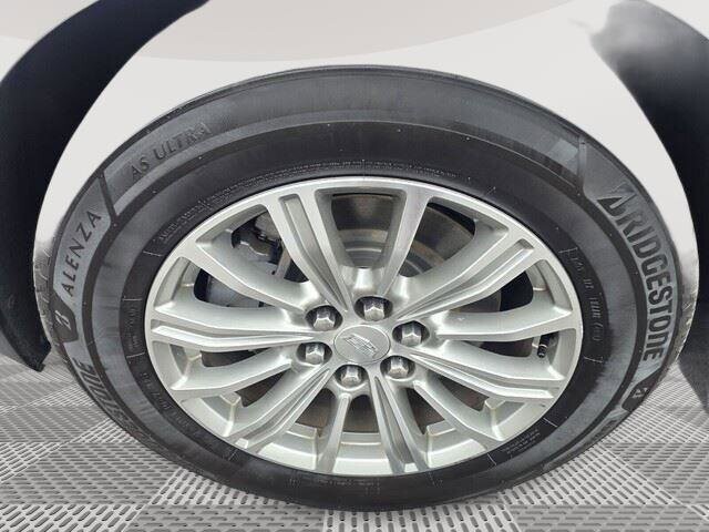 2018 Cadillac XT5 in Mesa, AZ 85212 - 18089420 12