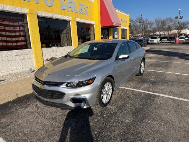 2018 Chevrolet Malibu in Indianapolis, IN 46222-4002 - 18089428 2