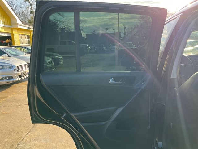 2013 Volkswagen Tiguan in Greenville, SC 29607 - 18089432 21